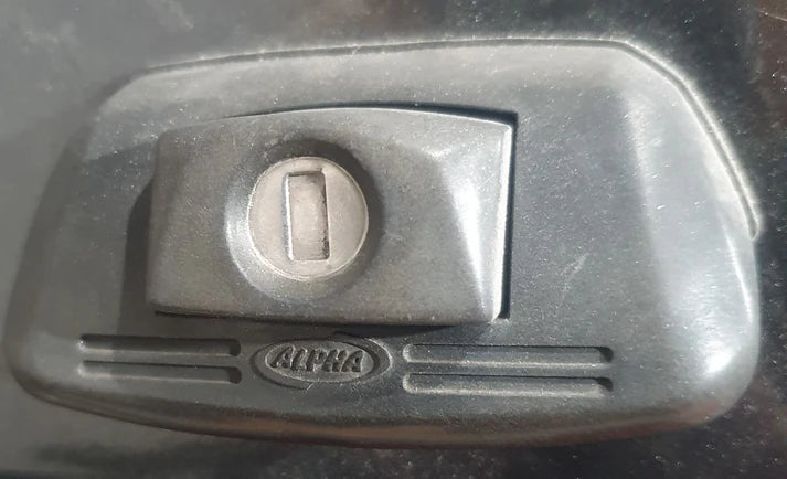 GSE / Premium Lift-up Side Window Locks with 2 keys
