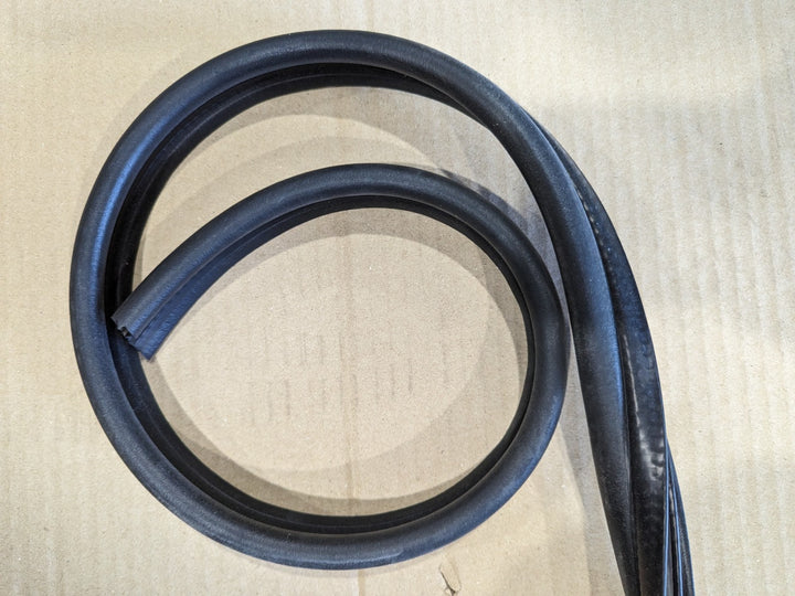 Canopy Seal - Front Pinchweld with Bubble (per metre)