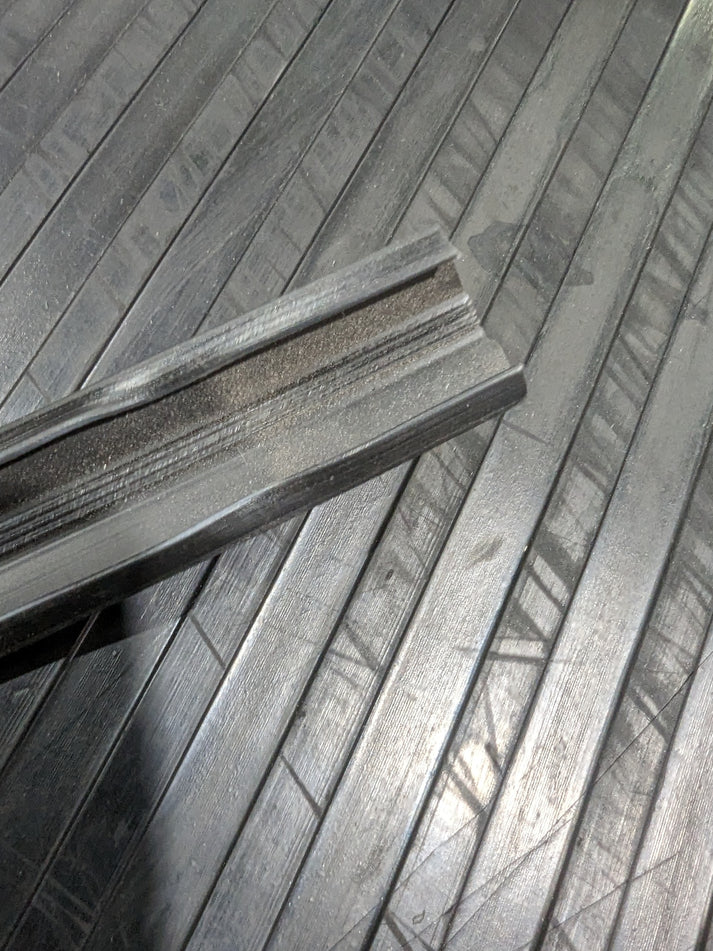 Front Sliding Window Seal, P303 Track Runner (per metre)