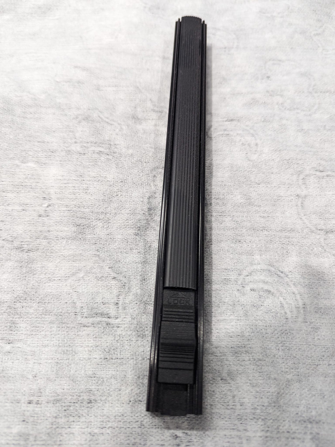 Lock Assembly for Side Sliding Window inc plastic handle cover strip