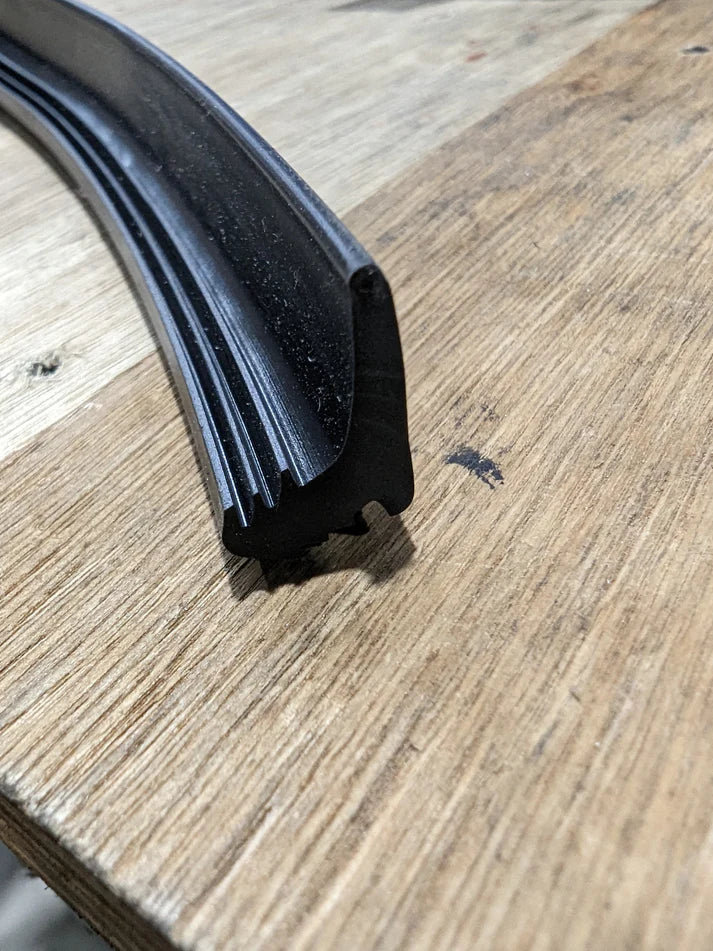 Lift Up Window Seal, P156 Glazing Wedge (per metre)