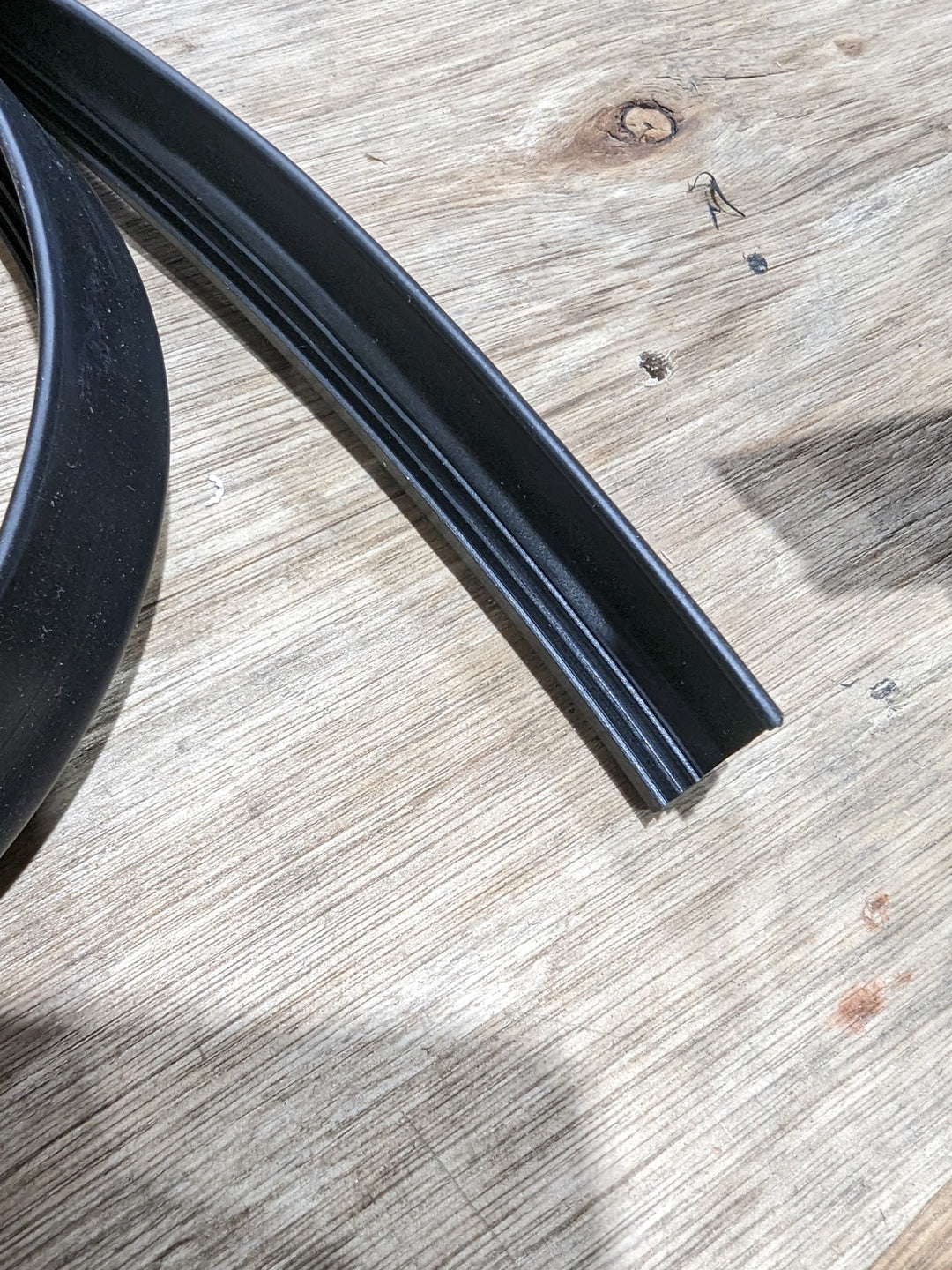 Lift Up Window Seal, P156 Glazing Wedge (per metre)